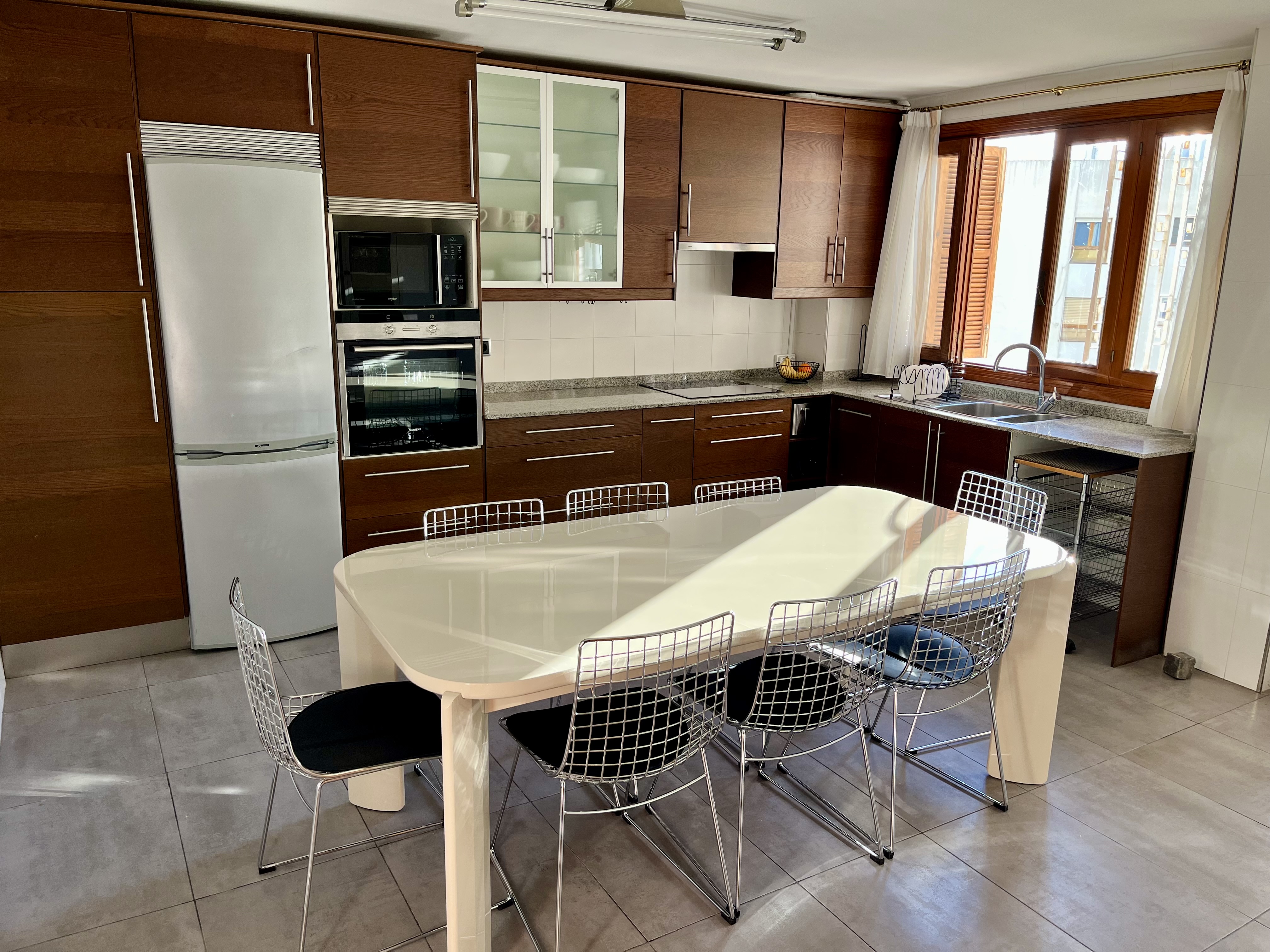 Shared luxury kitchen for community cooking