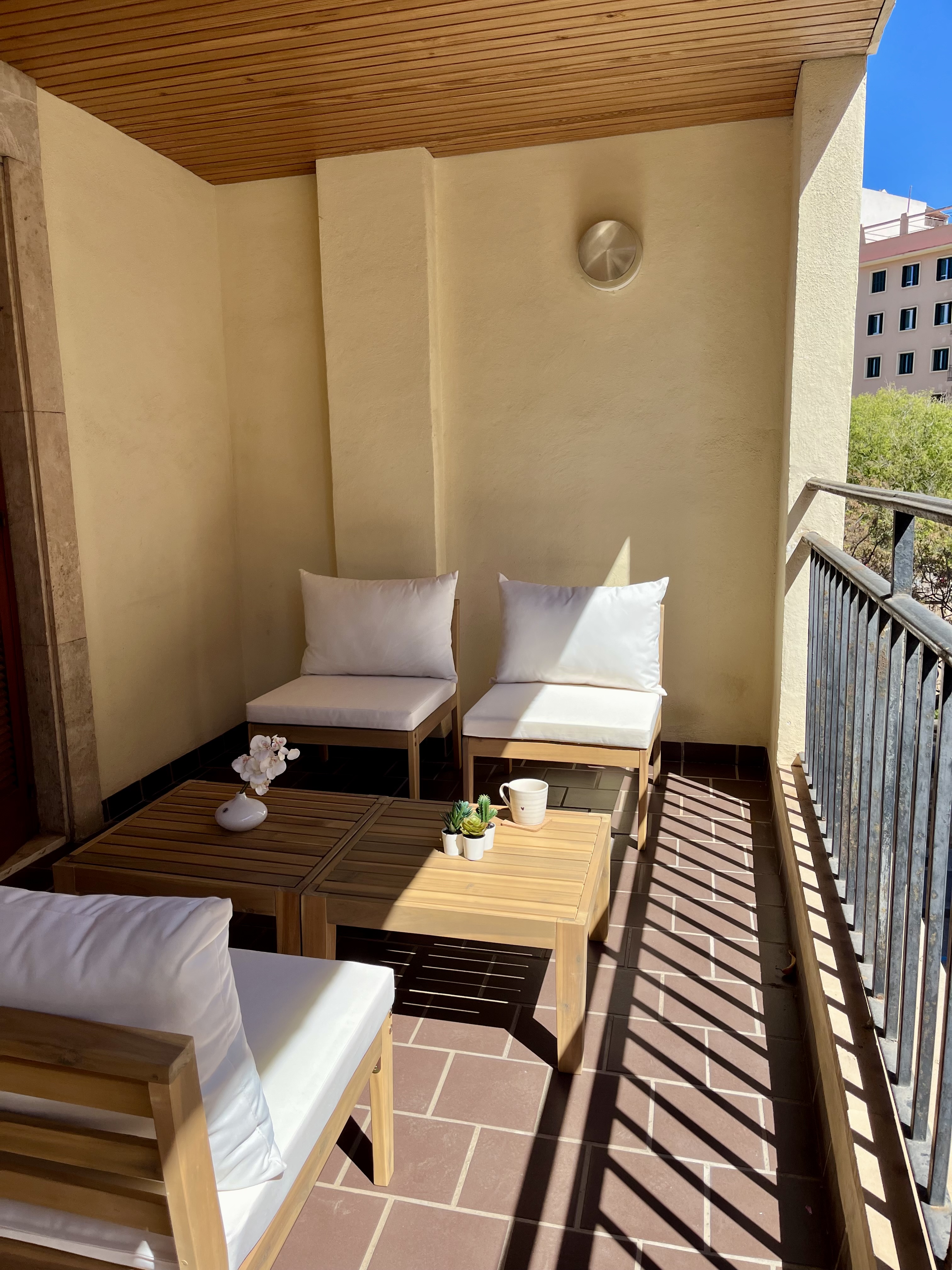Sunny terrace at Laberint Coliving